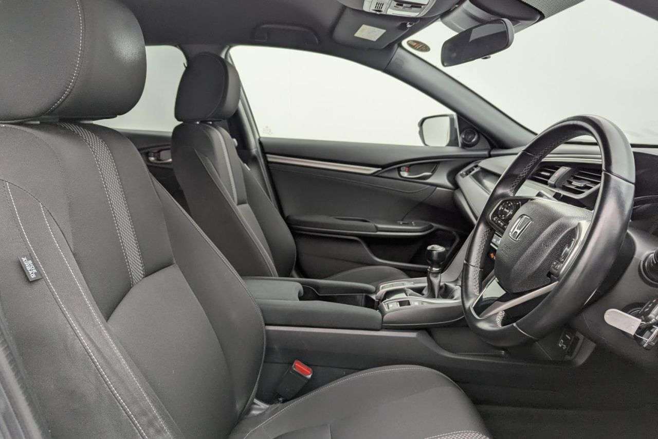 A 2020 HONDA CIVIC 1.0 VTEC Turbo SR Hatchback 5dr Petrol Manual Euro 6 (s/s) (126 ps) Award W A 2020 HONDA CIVIC 1.0 VTEC Turbo SR Hatchback 5dr Petrol Manual Euro 6 (s/s) (126 ps) Award W