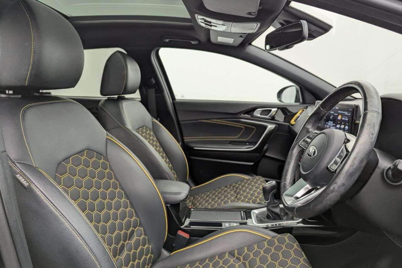A 2021 KIA XCEED 1.4 T-GDi First Edition SUV 5dr Petrol Manual Euro 6 (s/s) (138 bhp) Award A 2021 KIA XCEED 1.4 T-GDi First Edition SUV 5dr Petrol Manual Euro 6 (s/s) (138 bhp) Award