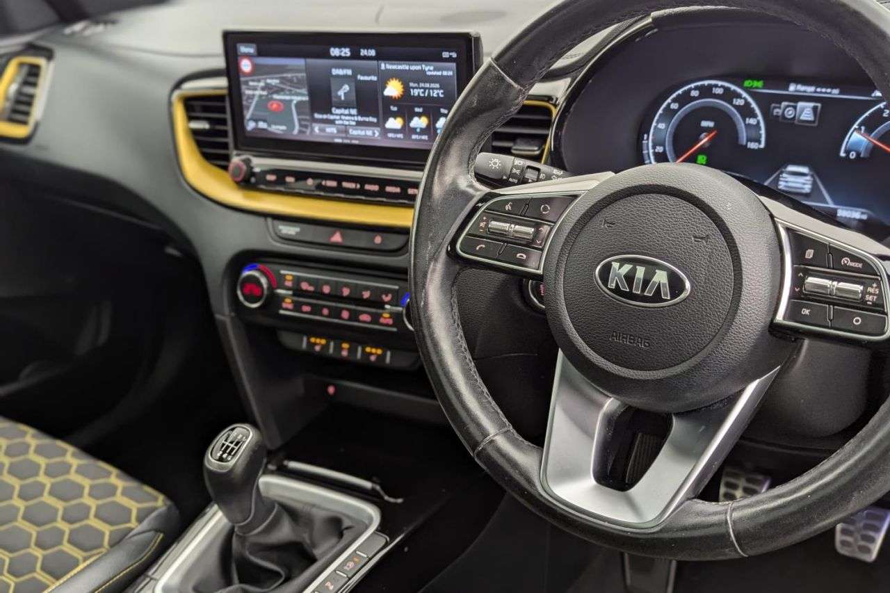2021 KIA XCEED 2021 KIA XCEED