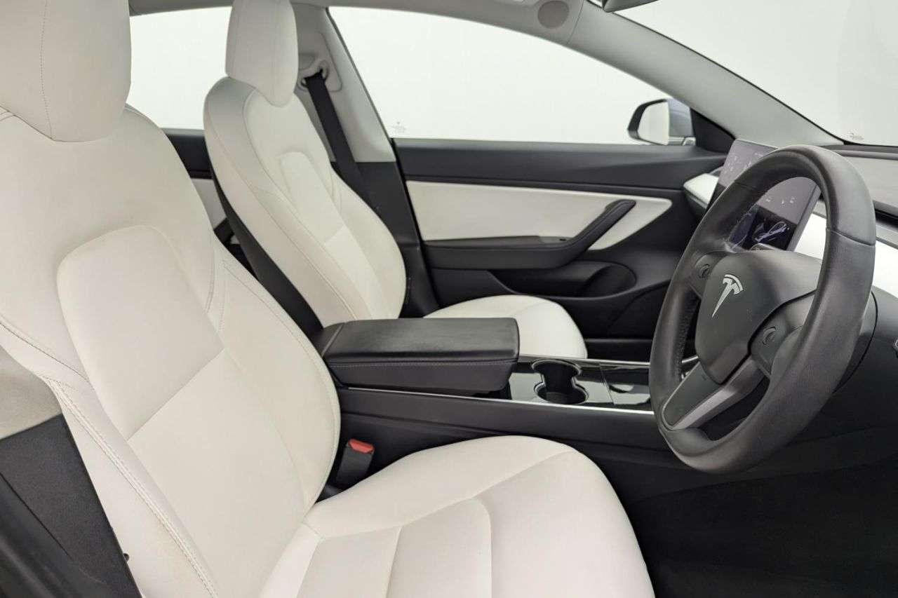 A 2020 TESLA MODEL 3 (Dual Motor) Long Range Saloon 4dr Electric Auto 4WDE (346 ps) Award Winnin A 2020 TESLA MODEL 3 (Dual Motor) Long Range Saloon 4dr Electric Auto 4WDE (346 ps) Award Winnin