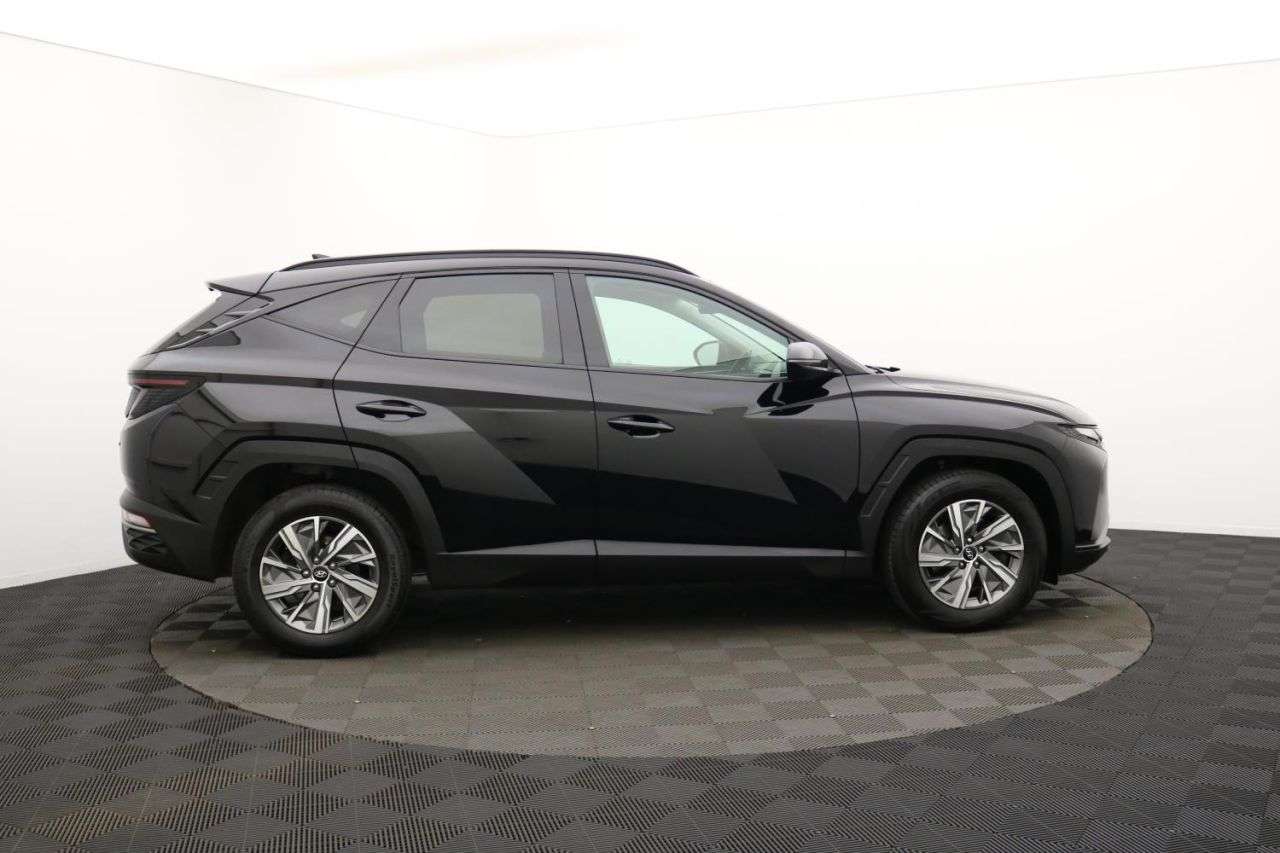 A 2022 HYUNDAI TUCSON 1.6 T-GDi SE Connect SUV 5dr Petrol Manual Euro 6 (s/s) (150 ps) Award Winn A 2022 HYUNDAI TUCSON 1.6 T-GDi SE Connect SUV 5dr Petrol Manual Euro 6 (s/s) (150 ps) Award Winn