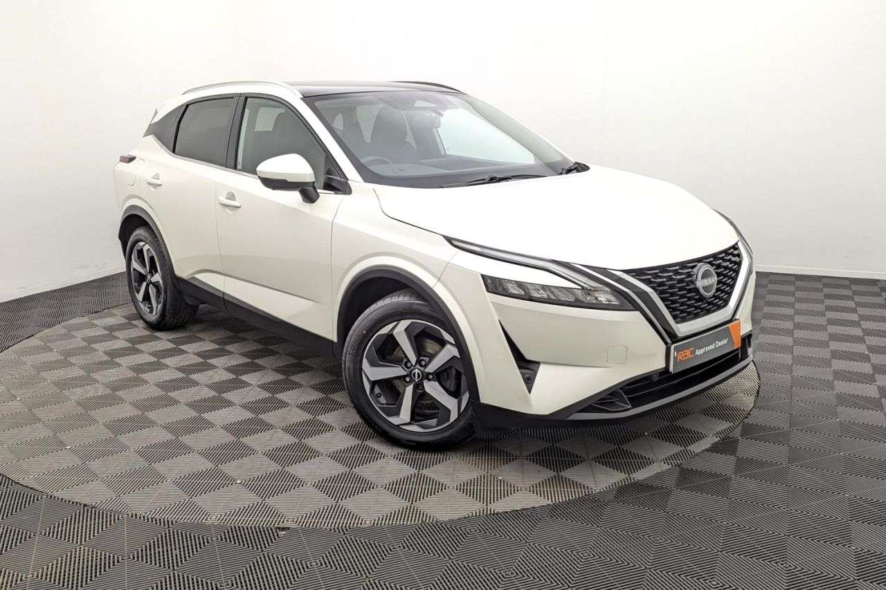 A 2022 NISSAN QASHQAI 1.3 DIG-T MHEV N-Connecta SUV 5dr Petrol Hybrid Manual Euro 6 (s/s) (140 ps A 2022 NISSAN QASHQAI 1.3 DIG-T MHEV N-Connecta SUV 5dr Petrol Hybrid Manual Euro 6 (s/s) (140 ps