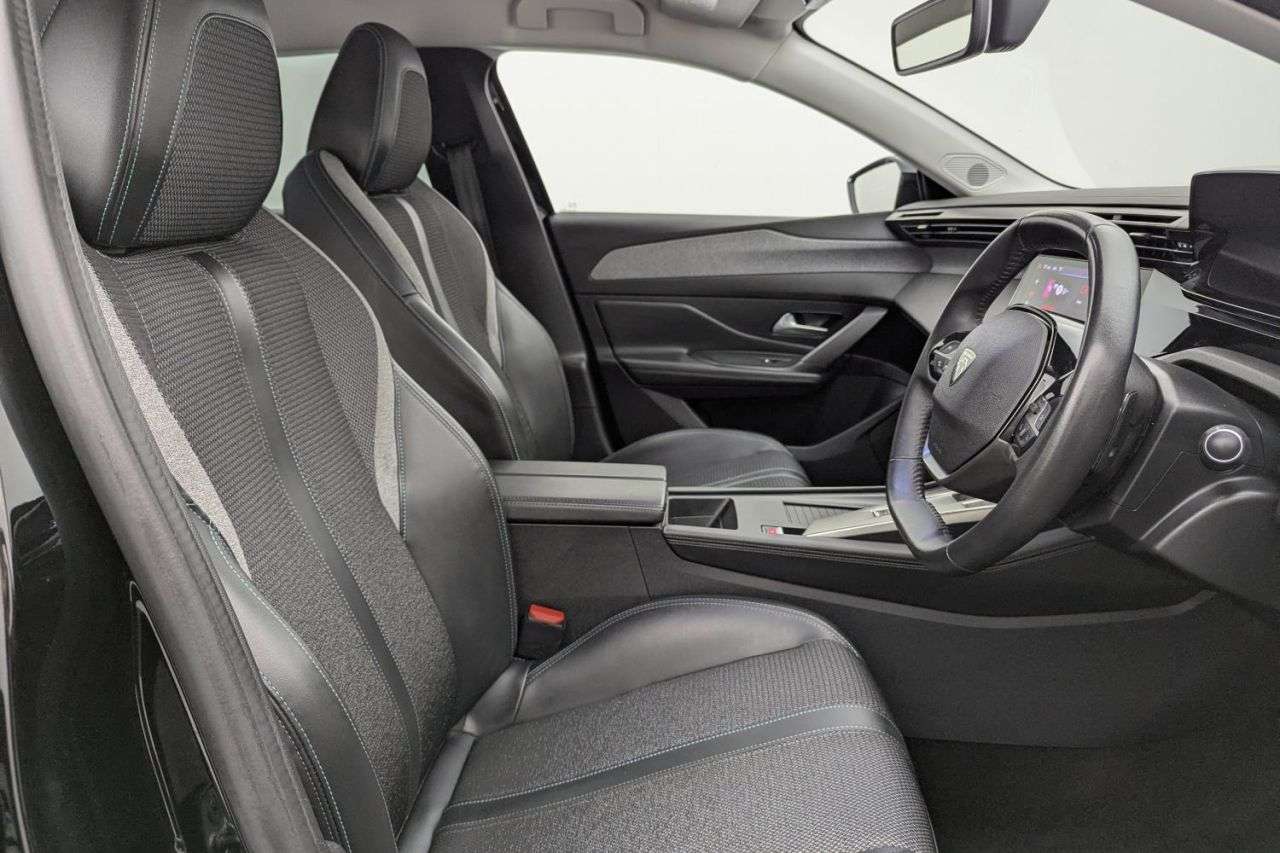 A 2023 PEUGEOT 308 SW 1.2 PureTech Allure Premium Estate 5dr Petrol EAT Euro 6 (s/s) (130 ps) Awa A 2023 PEUGEOT 308 SW 1.2 PureTech Allure Premium Estate 5dr Petrol EAT Euro 6 (s/s) (130 ps) Awa