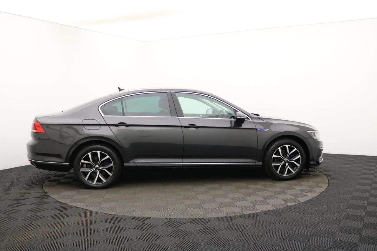 A 2022 VOLKSWAGEN PASSAT 1.4 TSI 13kWh GTE Saloon 4dr Petrol Plug-in Hybrid DSG Euro 6 (s/s) (218 ps A 2022 VOLKSWAGEN PASSAT 1.4 TSI 13kWh GTE Saloon 4dr Petrol Plug-in Hybrid DSG Euro 6 (s/s) (218 ps
