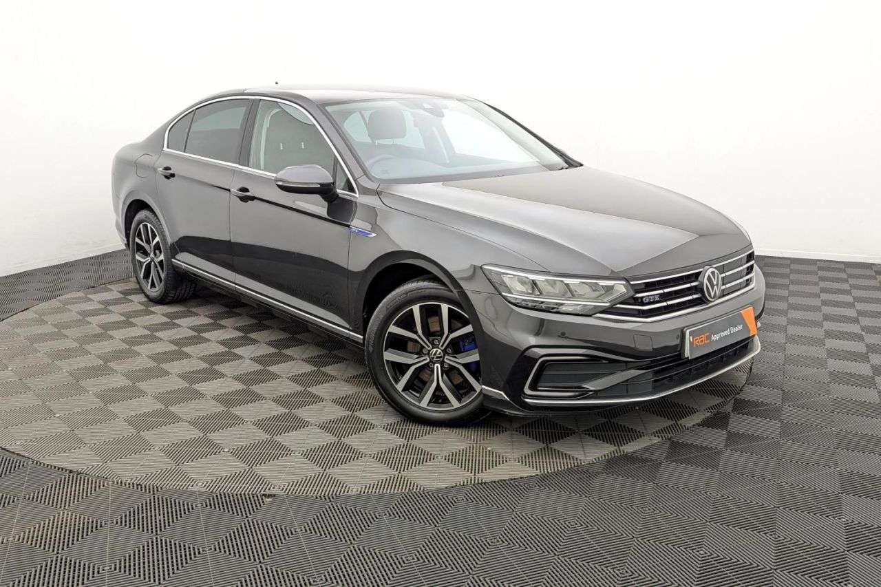 A 2022 VOLKSWAGEN PASSAT 1.4 TSI 13kWh GTE Saloon 4dr Petrol Plug-in Hybrid DSG Euro 6 (s/s) (218 ps A 2022 VOLKSWAGEN PASSAT 1.4 TSI 13kWh GTE Saloon 4dr Petrol Plug-in Hybrid DSG Euro 6 (s/s) (218 ps