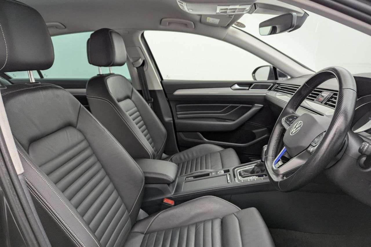 A 2022 VOLKSWAGEN PASSAT 1.4 TSI 13kWh GTE Saloon 4dr Petrol Plug-in Hybrid DSG Euro 6 (s/s) (218 ps A 2022 VOLKSWAGEN PASSAT 1.4 TSI 13kWh GTE Saloon 4dr Petrol Plug-in Hybrid DSG Euro 6 (s/s) (218 ps