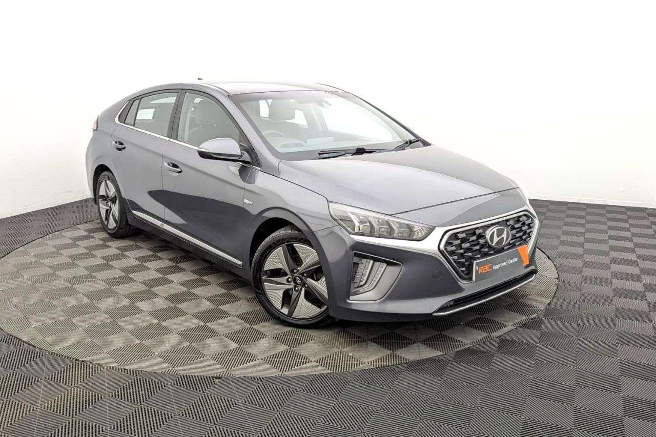 A 2020 HYUNDAI IONIQ 1.6 h-GDi 1st Edition Hatchback 5dr Petrol Hybrid DCT Euro 6 (s/s) (141 ps) A 2020 HYUNDAI IONIQ 1.6 h-GDi 1st Edition Hatchback 5dr Petrol Hybrid DCT Euro 6 (s/s) (141 ps)