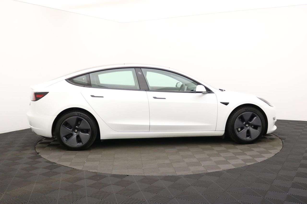 A 2021 TESLA MODEL 3 (Dual Motor) Long Range Saloon 4dr Electric Auto 4WDE (346 ps) Award Winnin A 2021 TESLA MODEL 3 (Dual Motor) Long Range Saloon 4dr Electric Auto 4WDE (346 ps) Award Winnin