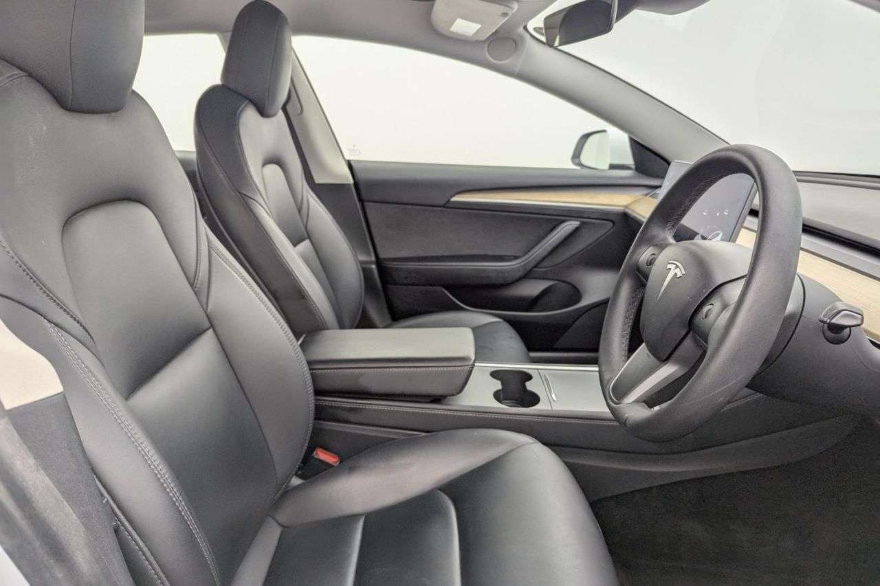 A 2021 TESLA MODEL 3 (Dual Motor) Long Range Saloon 4dr Electric Auto 4WDE (346 ps) Award Winnin A 2021 TESLA MODEL 3 (Dual Motor) Long Range Saloon 4dr Electric Auto 4WDE (346 ps) Award Winnin