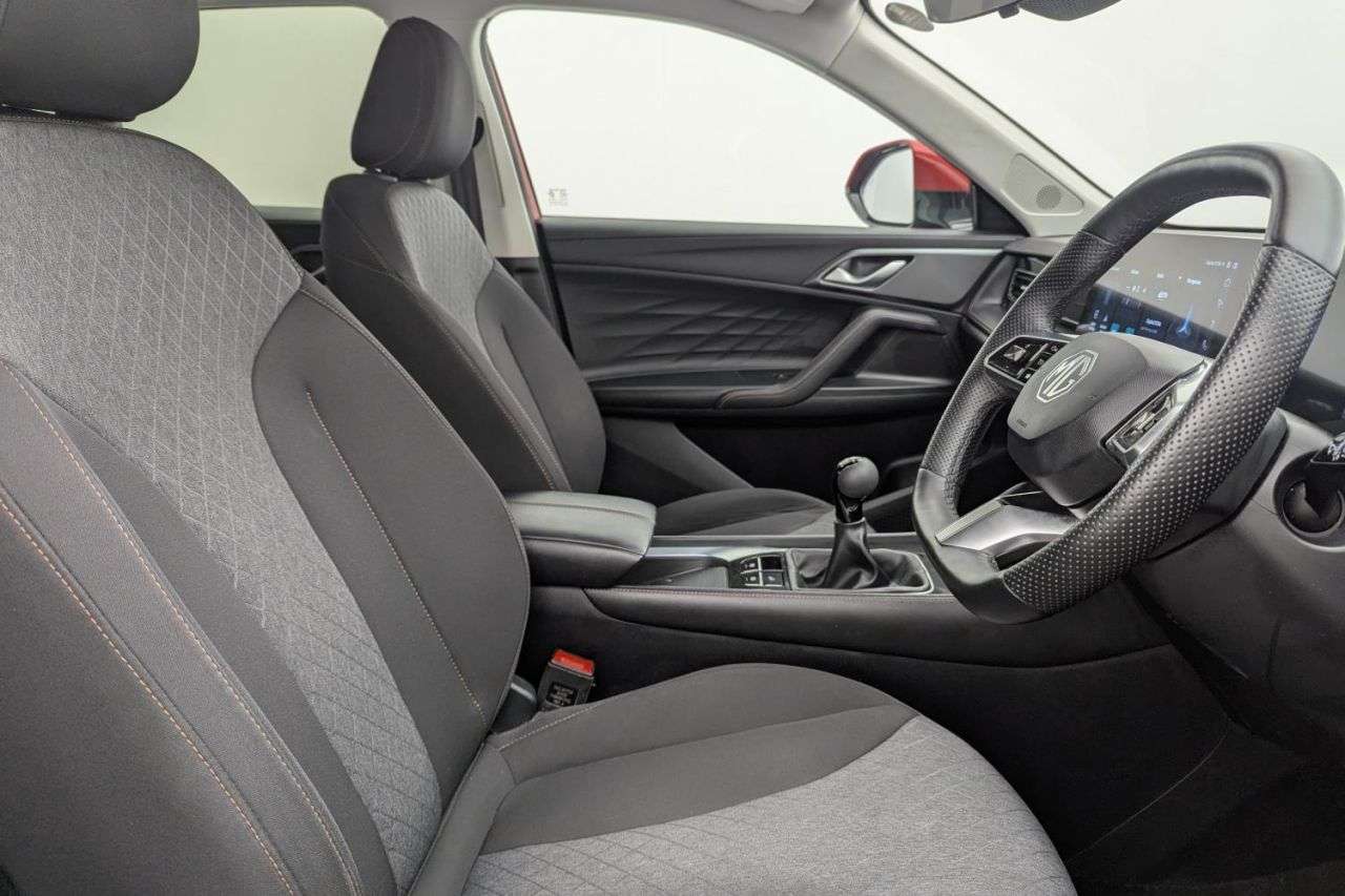 A 2025 MG MG HS 1.5 T-GDI SE SUV 5dr Petrol Manual Euro 6 (s/s) (169 ps) Award Winning 5 St A 2025 MG MG HS 1.5 T-GDI SE SUV 5dr Petrol Manual Euro 6 (s/s) (169 ps) Award Winning 5 St
