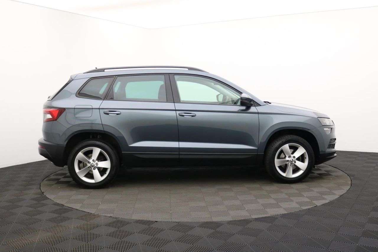 A 2020 SKODA KAROQ 1.5 TSI ACT SE SUV 5dr Petrol DSG Euro 6 (s/s) (150 ps) Award Winning 5 Sta A 2020 SKODA KAROQ 1.5 TSI ACT SE SUV 5dr Petrol DSG Euro 6 (s/s) (150 ps) Award Winning 5 Sta