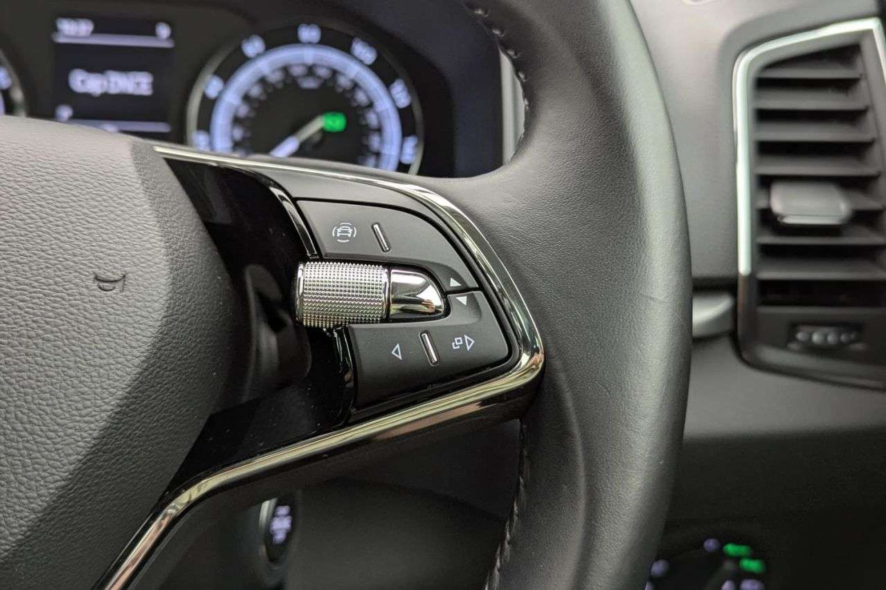 2020 SKODA KAROQ 2020 SKODA KAROQ