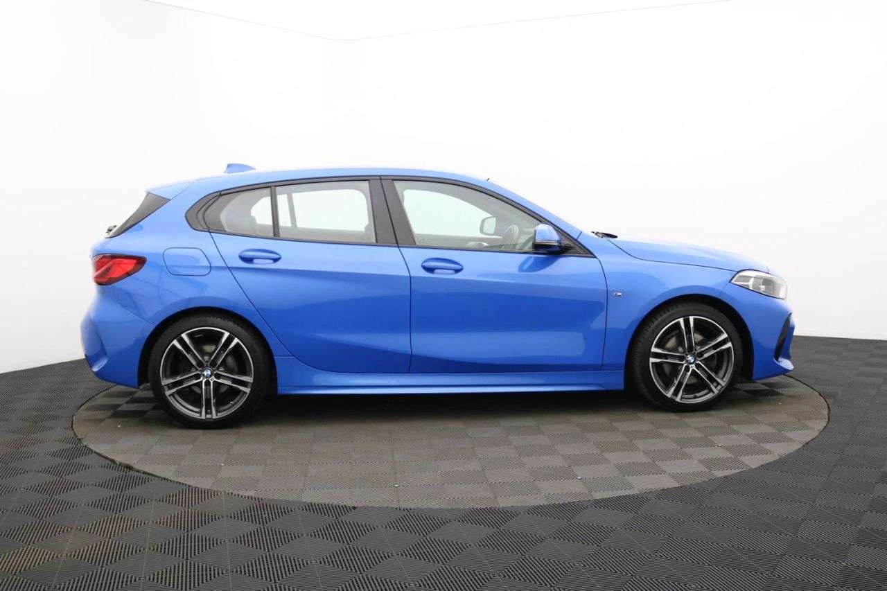 A 2022 BMW 1 SERIES 1.5 116d M Sport (LCP) Hatchback 5dr Diesel Manual Euro 6 (s/s) (116 ps) Aw A 2022 BMW 1 SERIES 1.5 116d M Sport (LCP) Hatchback 5dr Diesel Manual Euro 6 (s/s) (116 ps) Aw