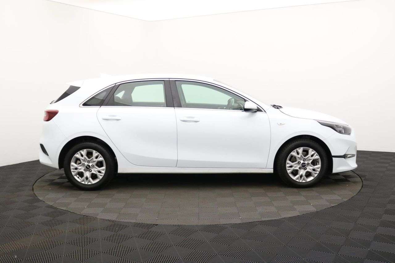 A 2023 KIA CEED 1.6 CRDi MHEV 2 Hatchback 5dr Diesel Hybrid Manual Euro 6 (s/s) (134 bhp) A A 2023 KIA CEED 1.6 CRDi MHEV 2 Hatchback 5dr Diesel Hybrid Manual Euro 6 (s/s) (134 bhp) A