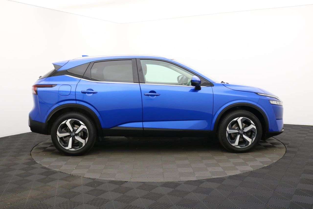 A 2022 NISSAN QASHQAI 1.3 DIG-T MHEV N-Connecta SUV 5dr Petrol Hybrid Manual Euro 6 (s/s) (140 ps A 2022 NISSAN QASHQAI 1.3 DIG-T MHEV N-Connecta SUV 5dr Petrol Hybrid Manual Euro 6 (s/s) (140 ps