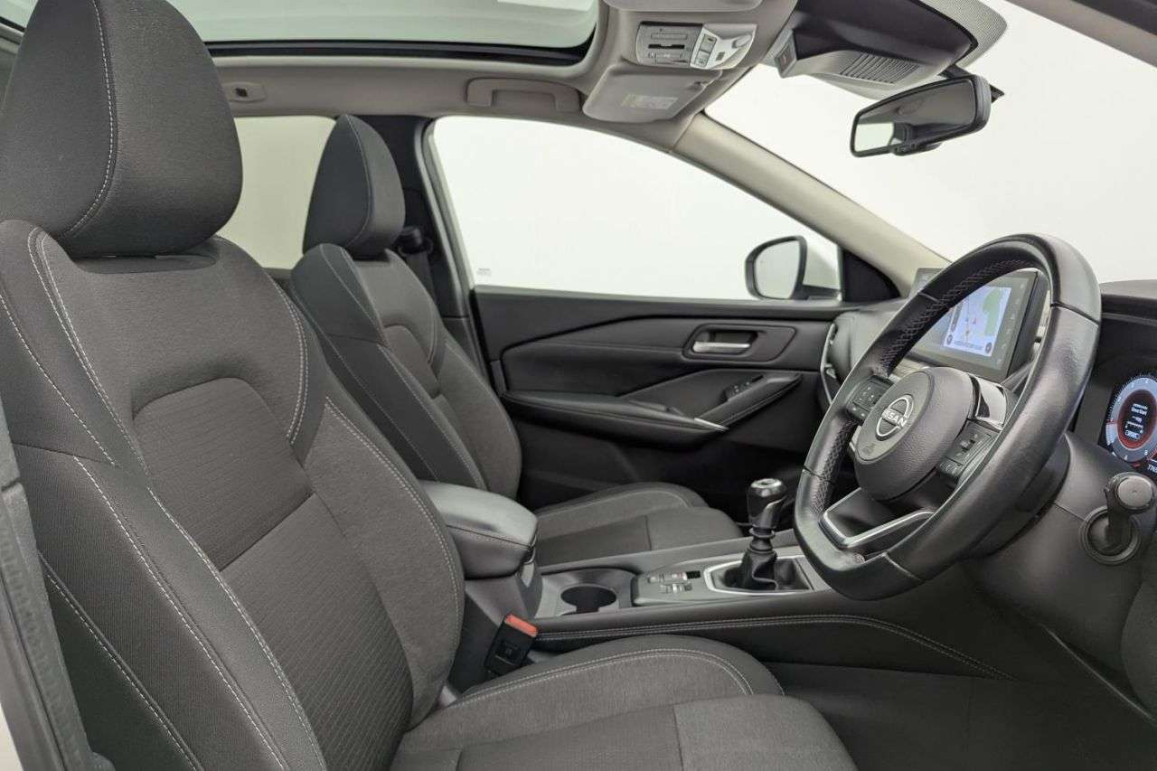 A 2022 NISSAN QASHQAI 1.3 DIG-T MHEV N-Connecta SUV 5dr Petrol Hybrid Manual Euro 6 (s/s) (140 ps A 2022 NISSAN QASHQAI 1.3 DIG-T MHEV N-Connecta SUV 5dr Petrol Hybrid Manual Euro 6 (s/s) (140 ps