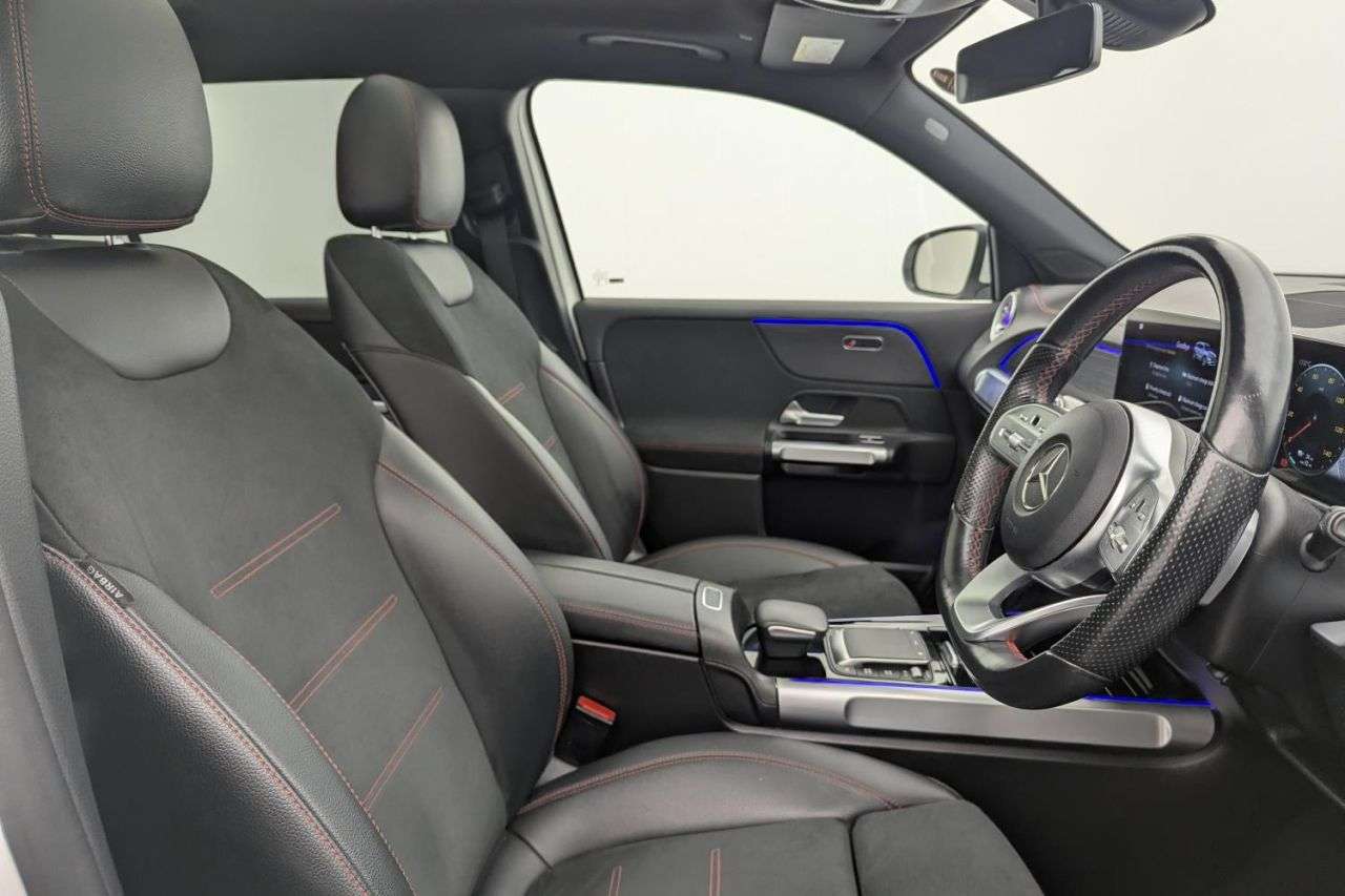 A 2022 MERCEDES-BENZ EQB EQB 350 66.5kWh AMG Line (Premium) SUV 5dr Electric Auto 4MATIC (292 ps) Aw A 2022 MERCEDES-BENZ EQB EQB 350 66.5kWh AMG Line (Premium) SUV 5dr Electric Auto 4MATIC (292 ps) Aw