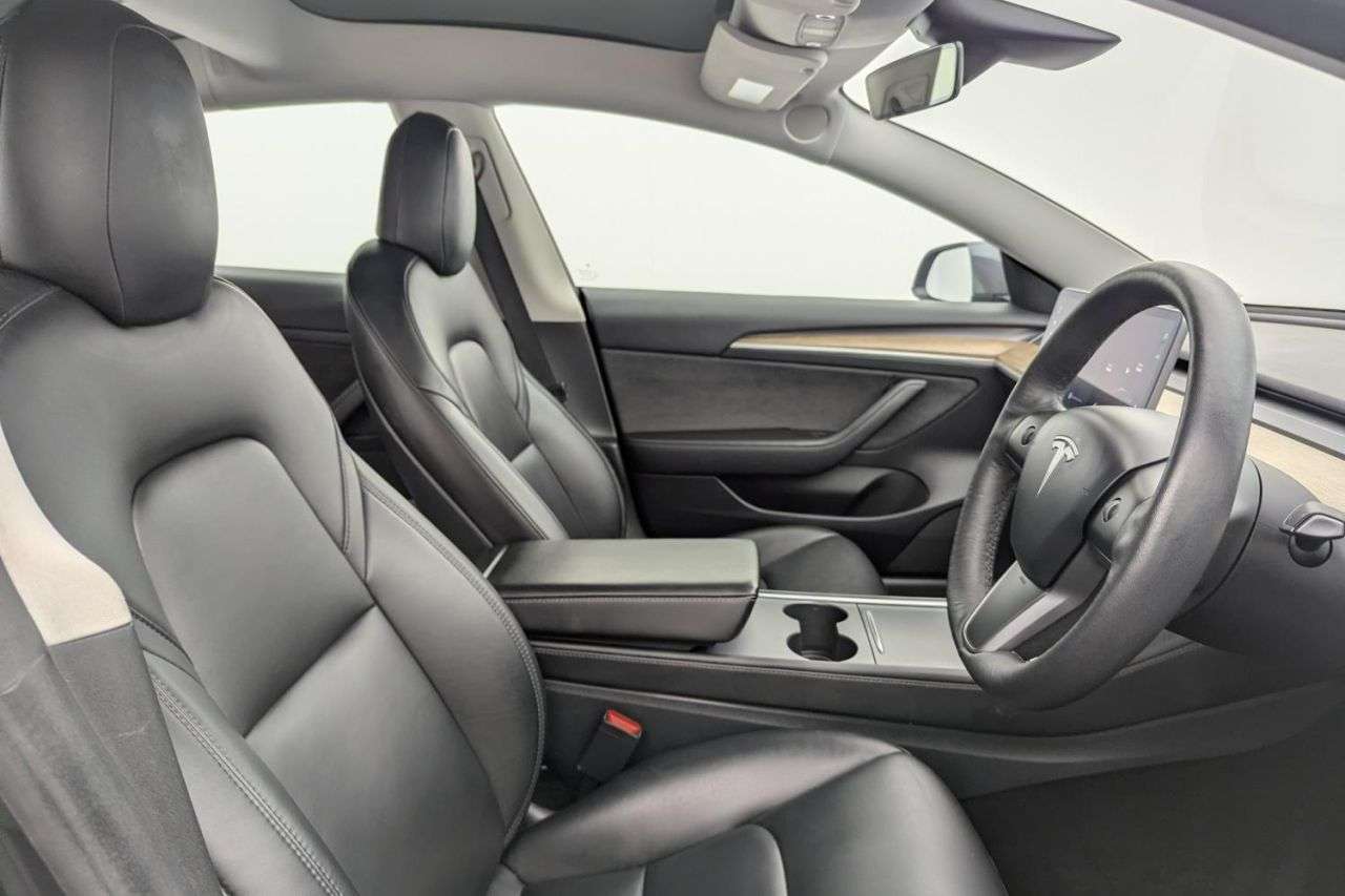 A 2021 TESLA MODEL 3 Standard Range Plus Saloon 4dr Electric Auto RWD (241 bhp) Award Winning 5 A 2021 TESLA MODEL 3 Standard Range Plus Saloon 4dr Electric Auto RWD (241 bhp) Award Winning 5