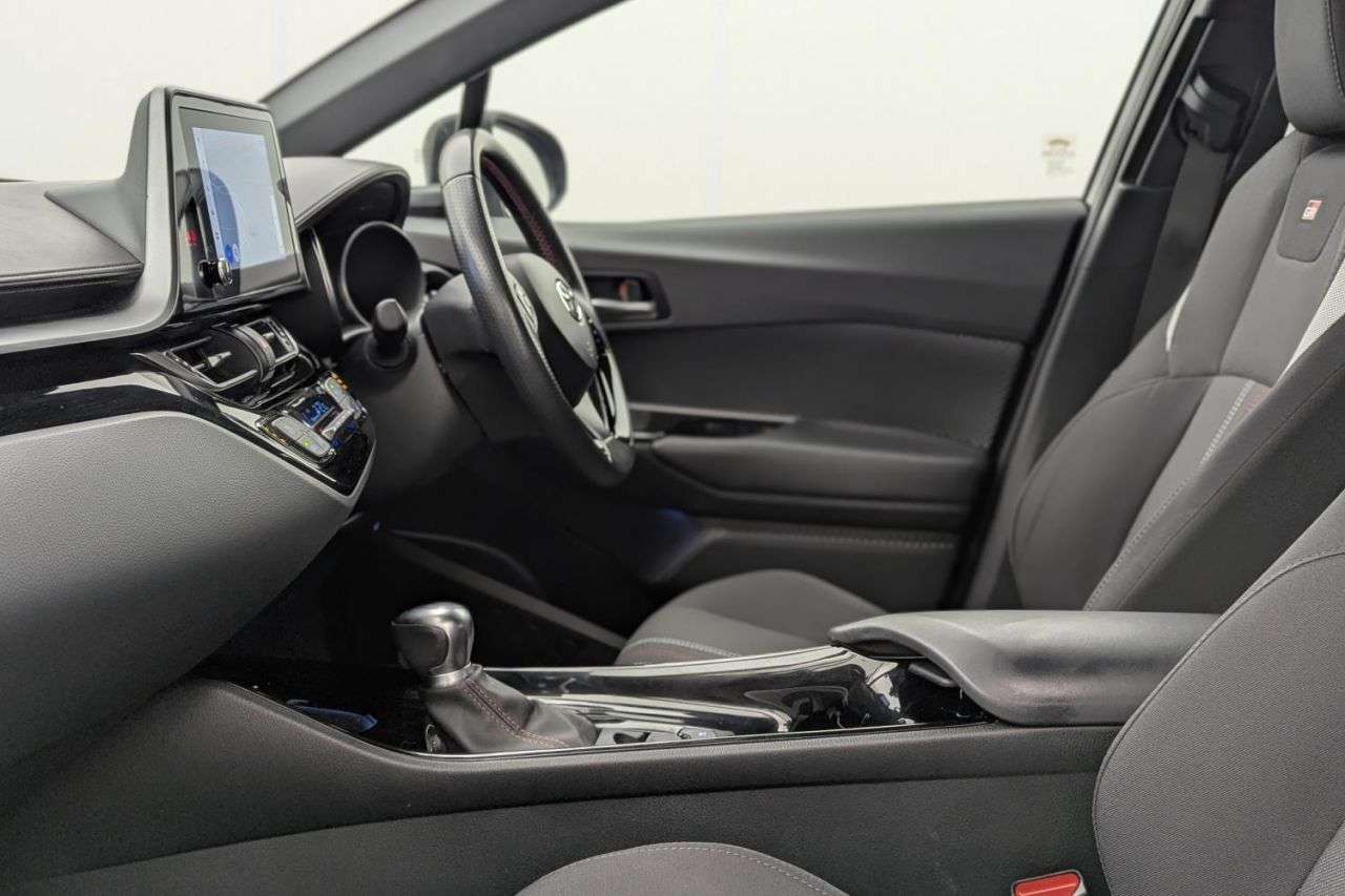 2023 TOYOTA C-HR 2023 TOYOTA C-HR