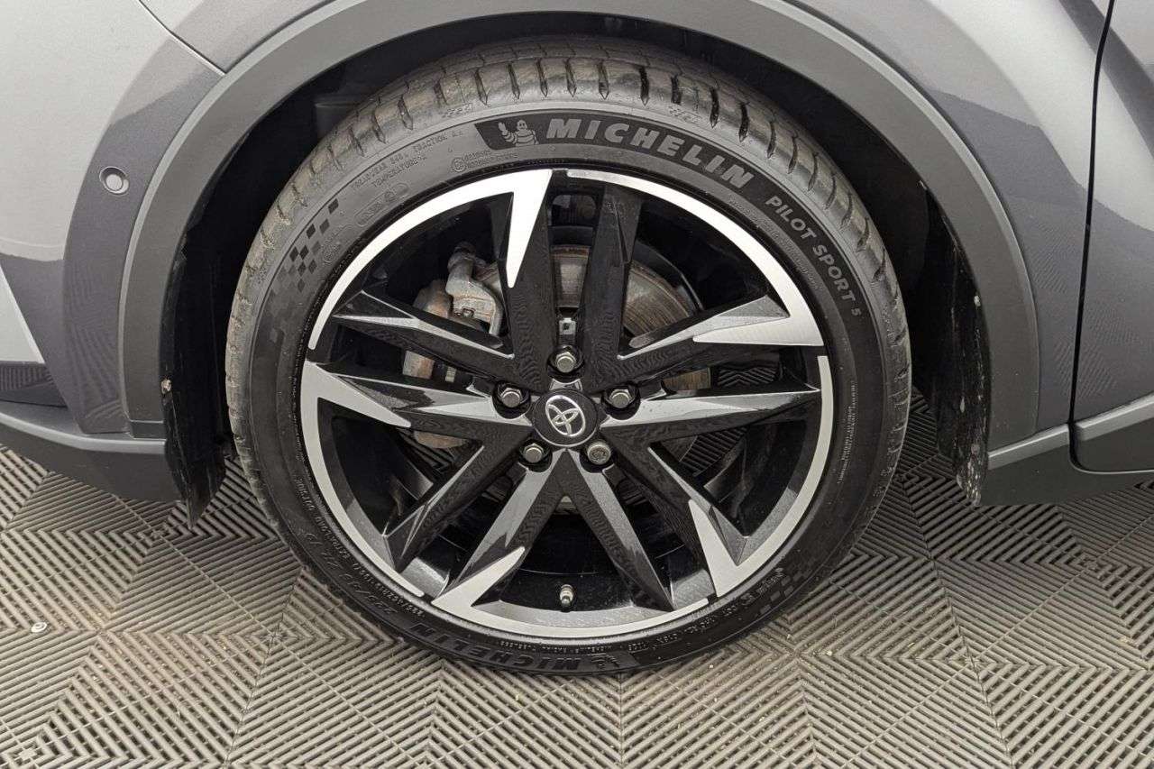 2023 TOYOTA C-HR 2023 TOYOTA C-HR