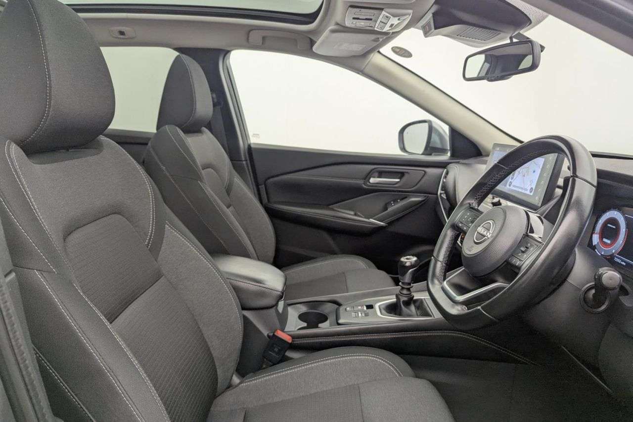 A 2022 NISSAN QASHQAI 1.3 DIG-T MHEV N-Connecta SUV 5dr Petrol Hybrid Manual Euro 6 (s/s) (140 ps A 2022 NISSAN QASHQAI 1.3 DIG-T MHEV N-Connecta SUV 5dr Petrol Hybrid Manual Euro 6 (s/s) (140 ps