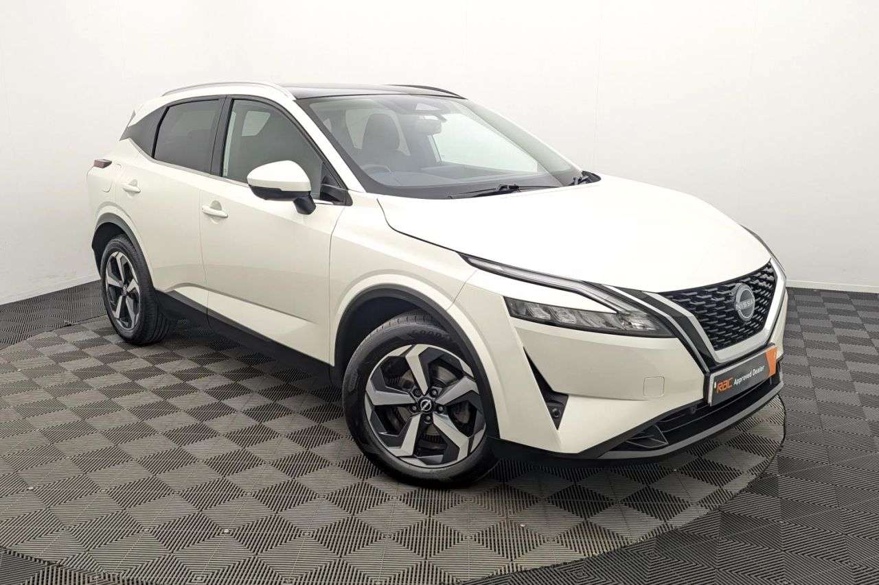 A 2022 NISSAN QASHQAI 1.3 DIG-T MHEV N-Connecta SUV 5dr Petrol Hybrid Manual Euro 6 (s/s) (140 ps A 2022 NISSAN QASHQAI 1.3 DIG-T MHEV N-Connecta SUV 5dr Petrol Hybrid Manual Euro 6 (s/s) (140 ps