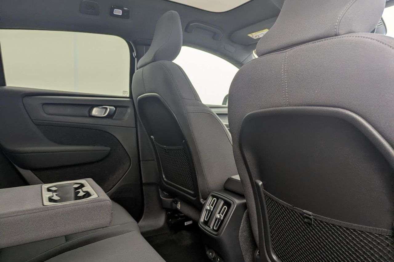 2023 VOLVO C40 2023 VOLVO C40