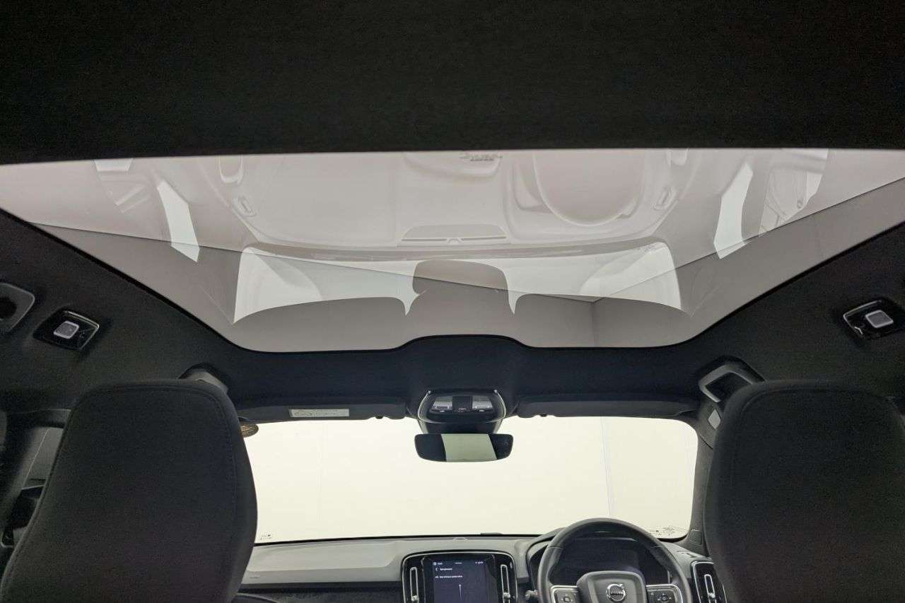 2023 VOLVO C40 2023 VOLVO C40
