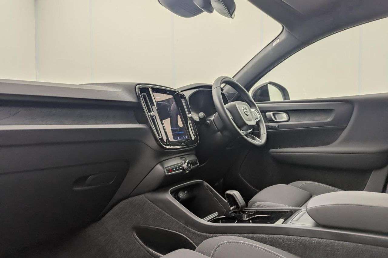 2023 VOLVO C40 2023 VOLVO C40