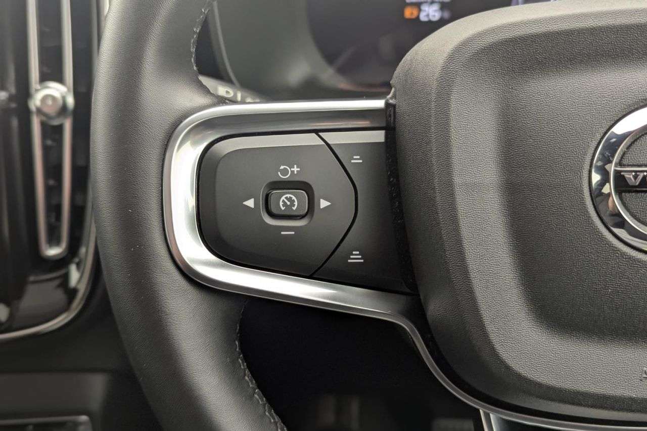 2023 VOLVO C40 2023 VOLVO C40