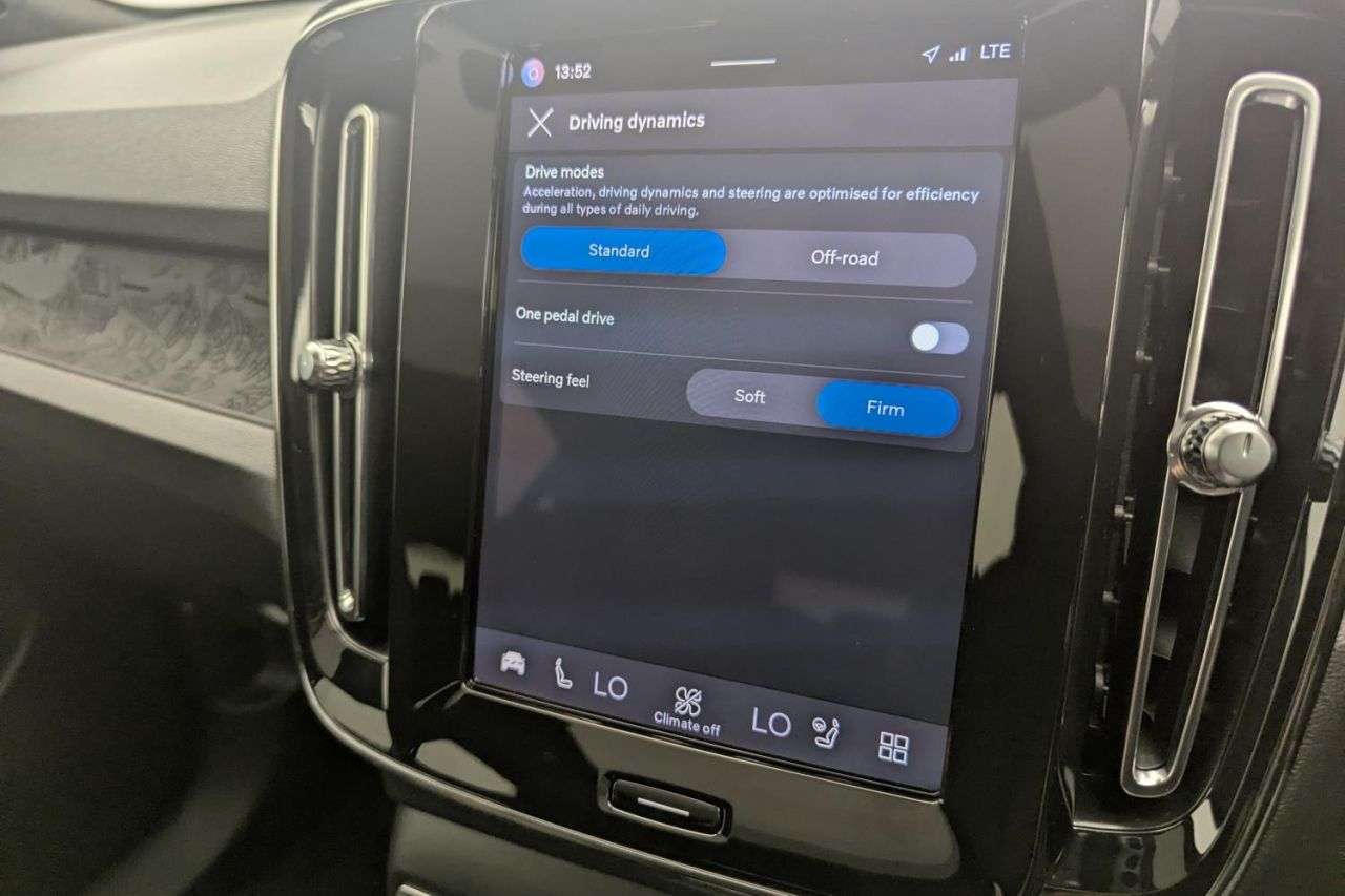 2023 VOLVO C40 2023 VOLVO C40