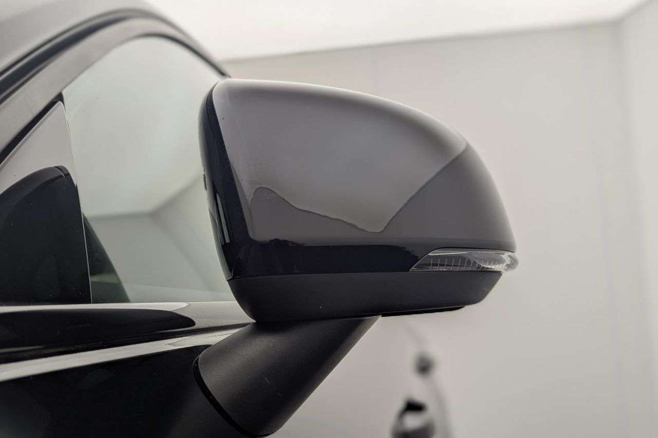 2023 VOLVO C40 2023 VOLVO C40