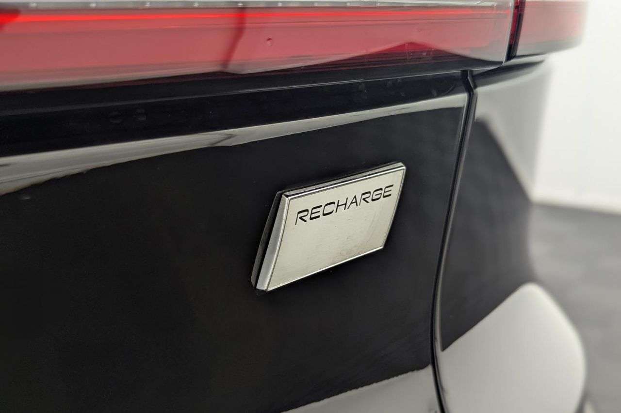 2023 VOLVO C40 2023 VOLVO C40