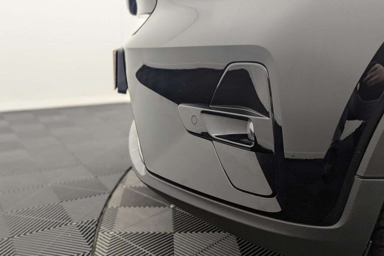 2023 VOLVO C40 2023 VOLVO C40