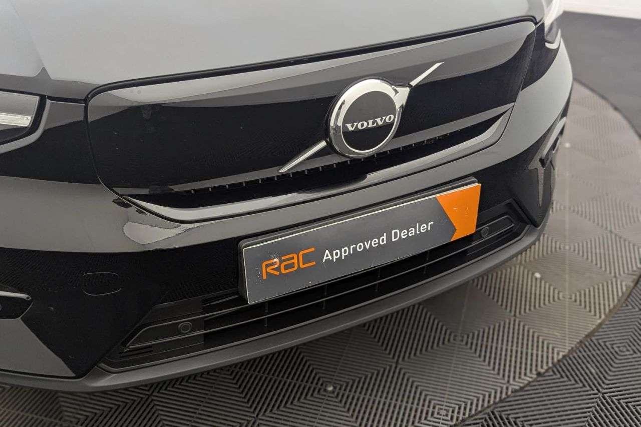 2023 VOLVO C40 2023 VOLVO C40