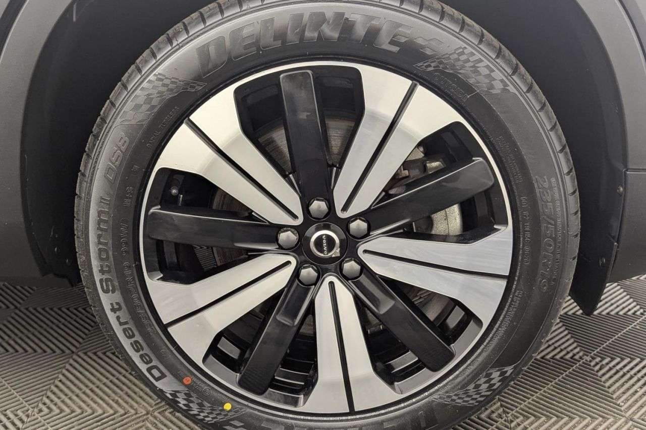 2023 VOLVO C40 2023 VOLVO C40