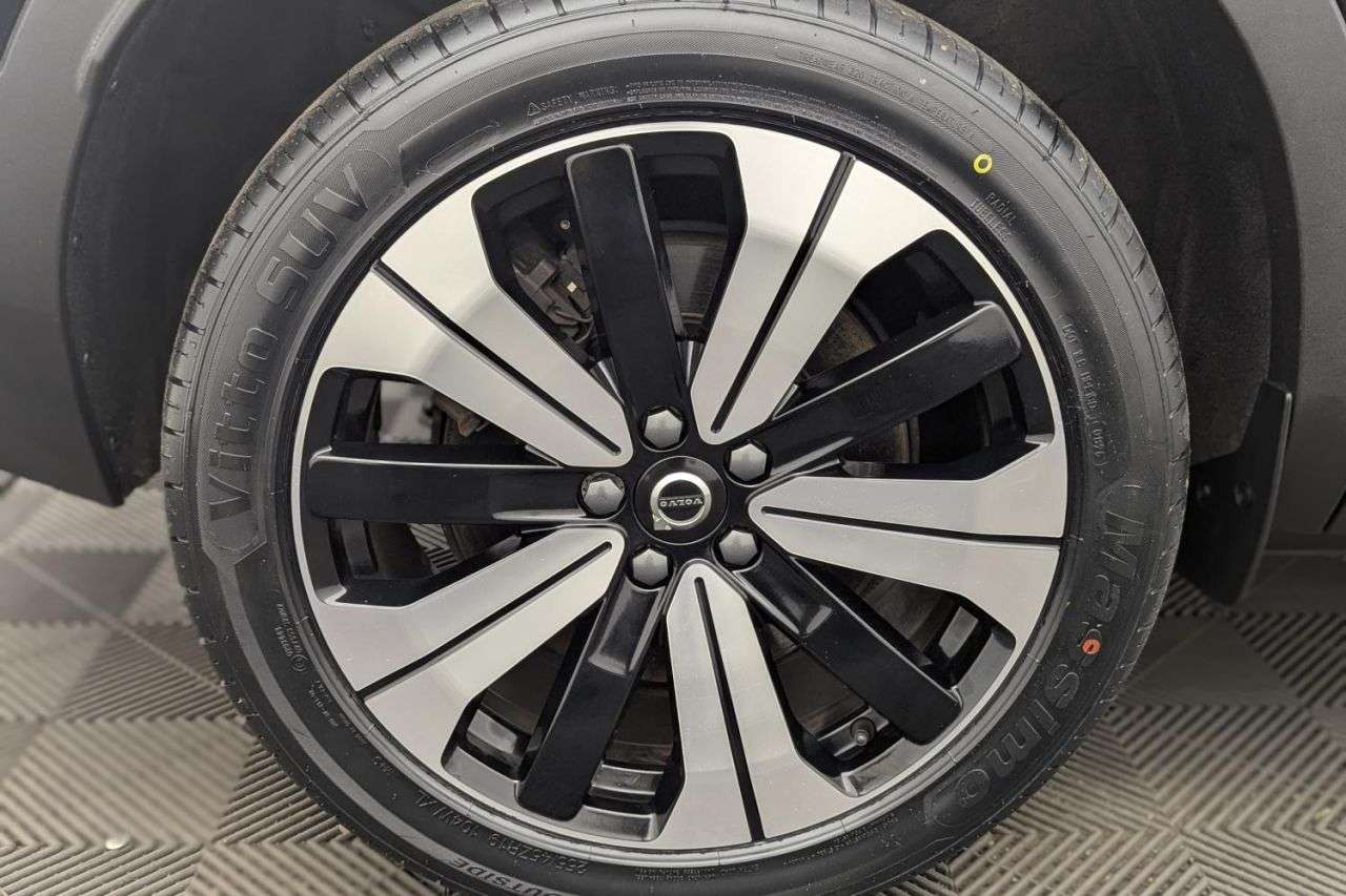 2023 VOLVO C40 2023 VOLVO C40