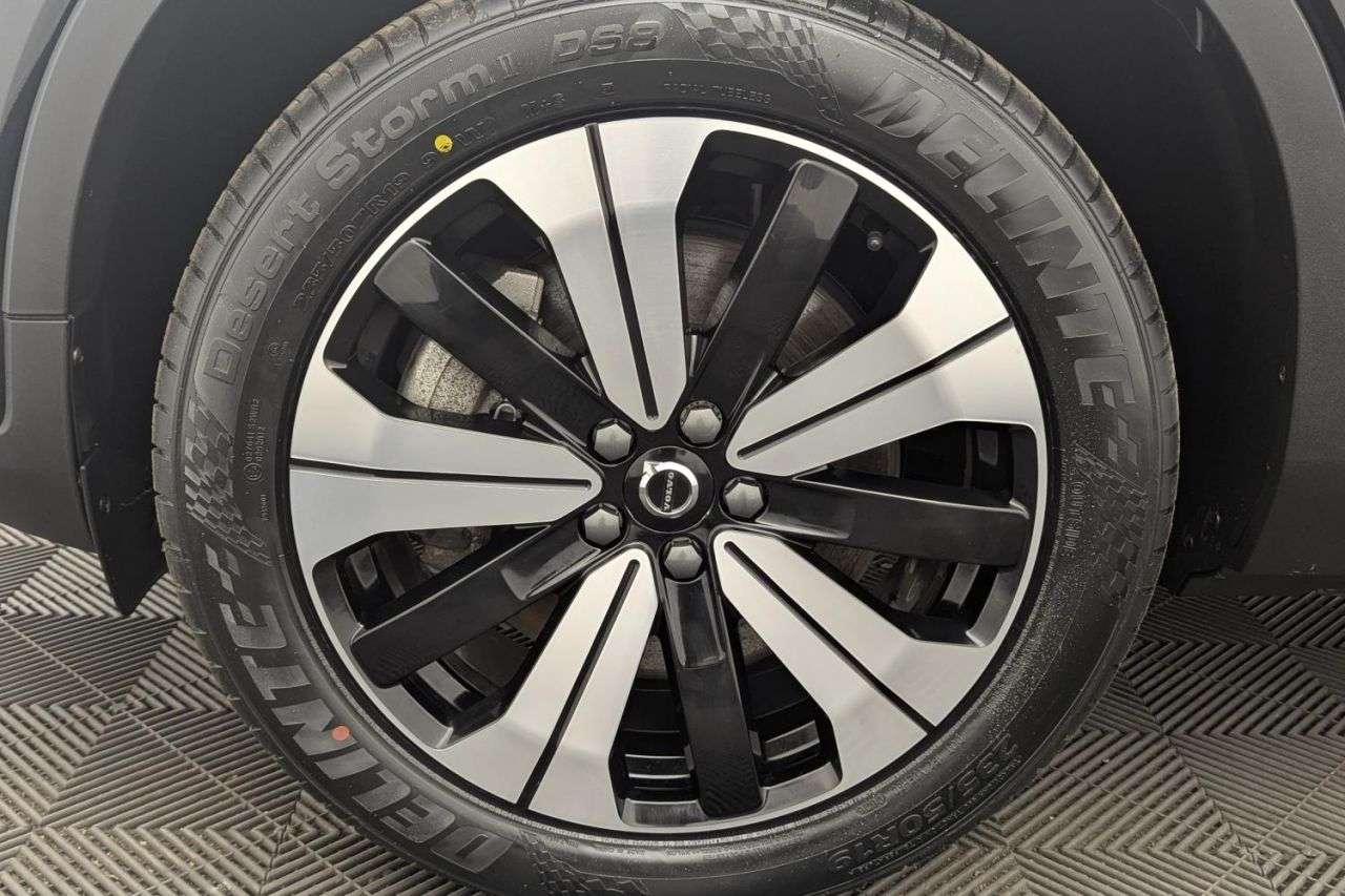 2023 VOLVO C40 2023 VOLVO C40