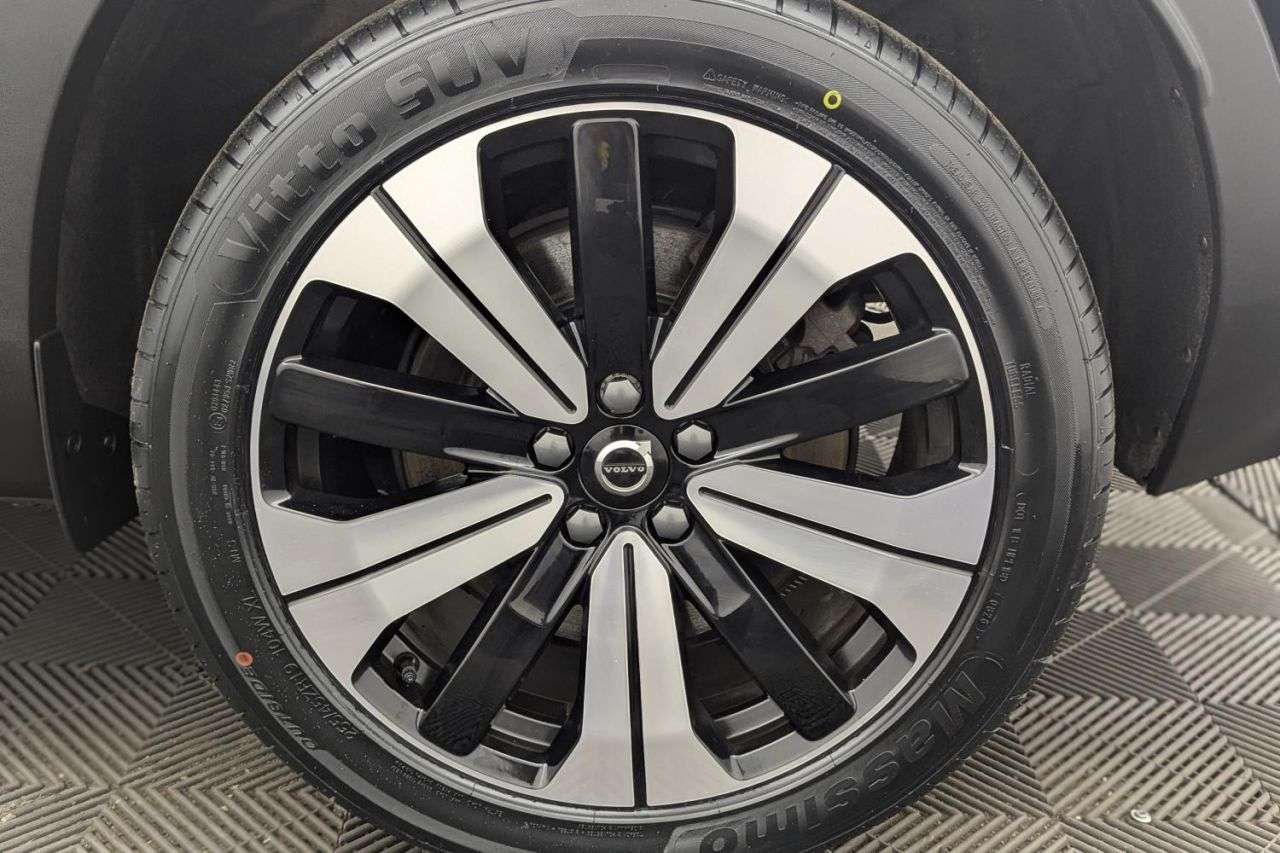 2023 VOLVO C40 2023 VOLVO C40