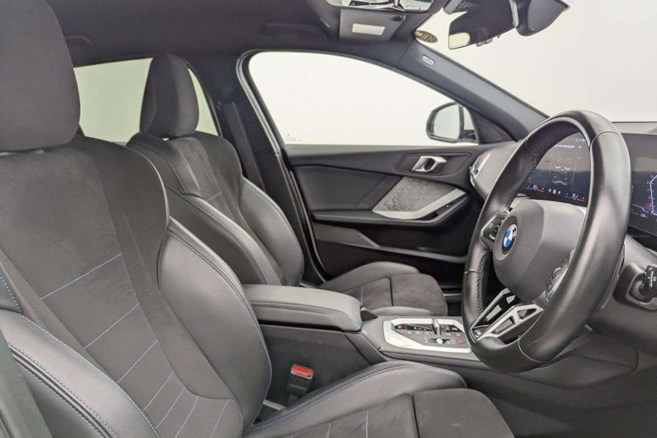 A 2025 BMW 1 SERIES 1.5 120i MHT M Sport Hatchback 5dr Petrol Hybrid DCT Euro 6 (s/s) (170 ps) A 2025 BMW 1 SERIES 1.5 120i MHT M Sport Hatchback 5dr Petrol Hybrid DCT Euro 6 (s/s) (170 ps)