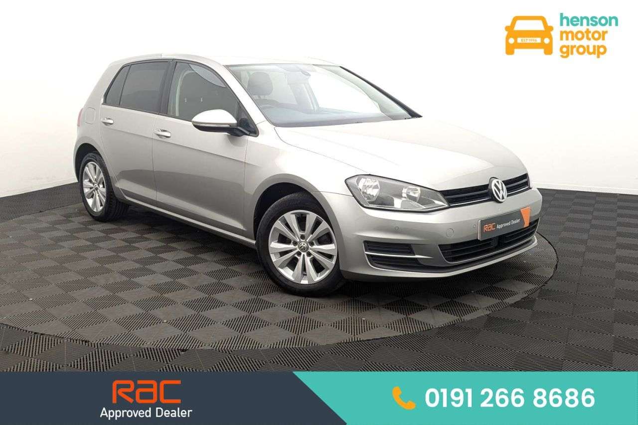 A 2014 VOLKSWAGEN GOLF 1.6 TDI BlueMotion Tech SE Hatchback 5dr Diesel Manual Euro 5 (s/s) (105 ps A 2014 VOLKSWAGEN GOLF 1.6 TDI BlueMotion Tech SE Hatchback 5dr Diesel Manual Euro 5 (s/s) (105 ps