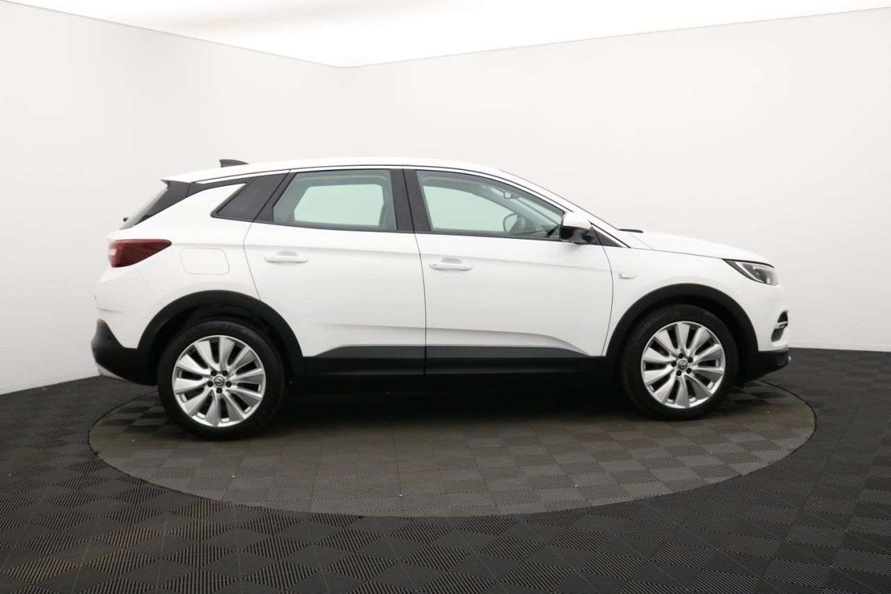A 2020 VAUXHALL GRANDLAND X 1.5 Turbo D BlueInjection Elite Nav SUV 5dr Diesel Manual Euro 6 (s/s) (130 A 2020 VAUXHALL GRANDLAND X 1.5 Turbo D BlueInjection Elite Nav SUV 5dr Diesel Manual Euro 6 (s/s) (130