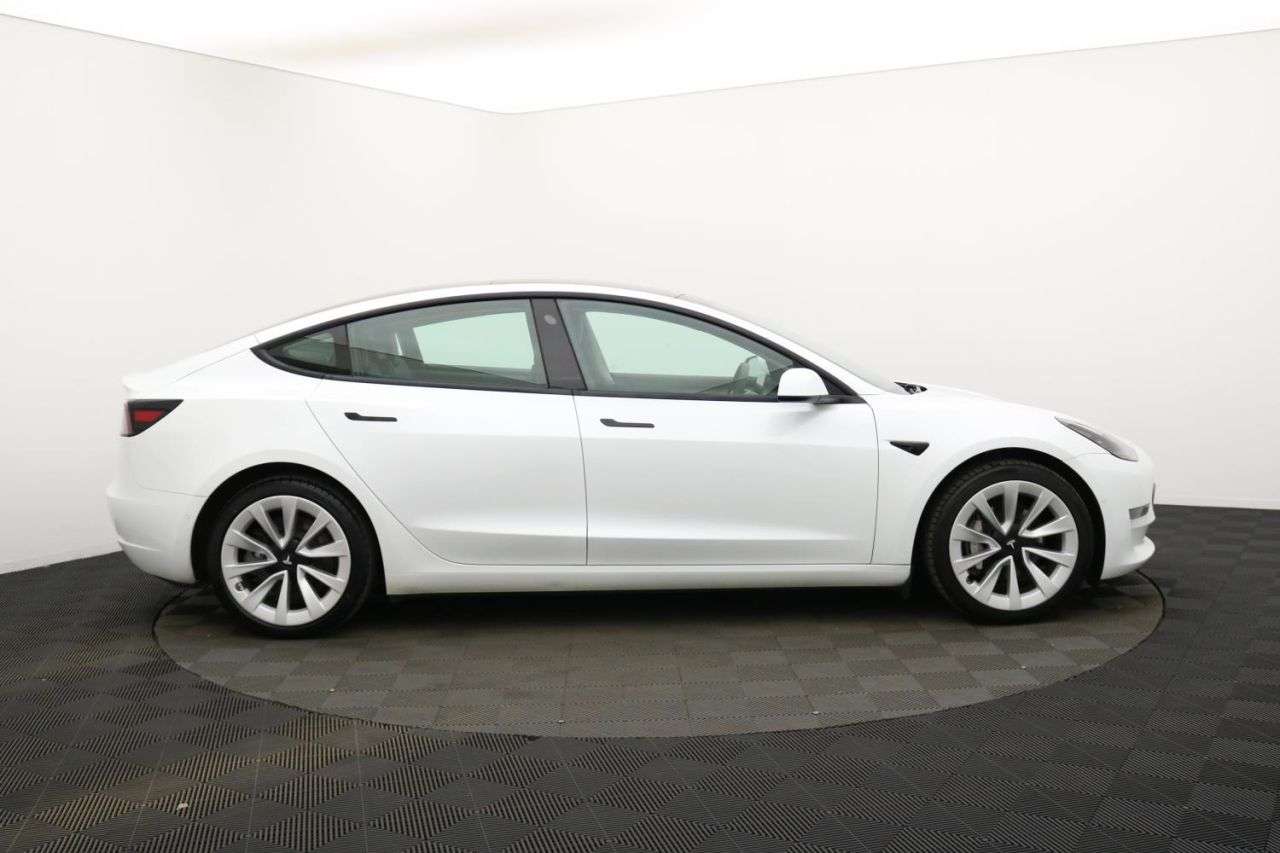 A 2021 TESLA MODEL 3 (Dual Motor) Long Range Saloon 4dr Electric Auto 4WDE (346 ps) Award Winnin A 2021 TESLA MODEL 3 (Dual Motor) Long Range Saloon 4dr Electric Auto 4WDE (346 ps) Award Winnin
