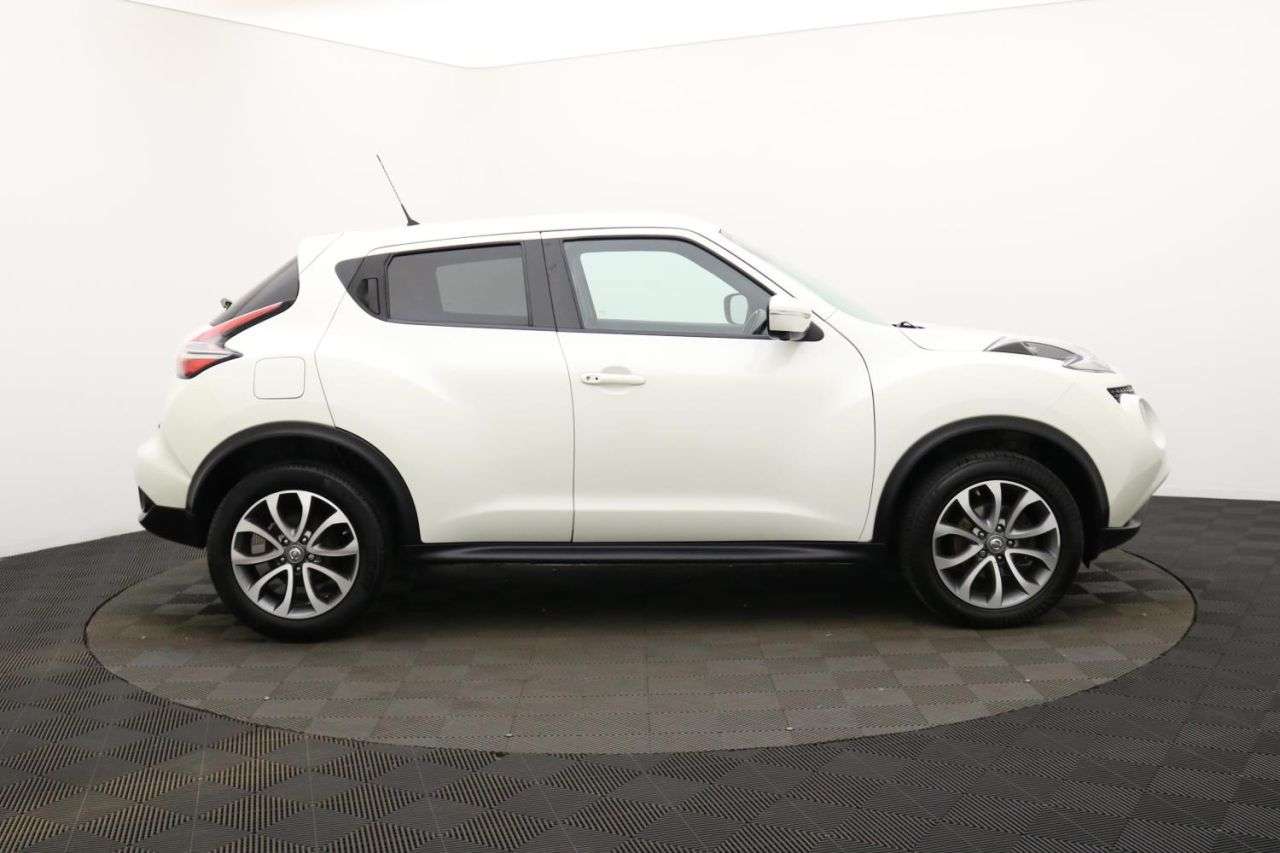 A 2016 NISSAN JUKE TEKNA DCI A 2016 NISSAN JUKE TEKNA DCI