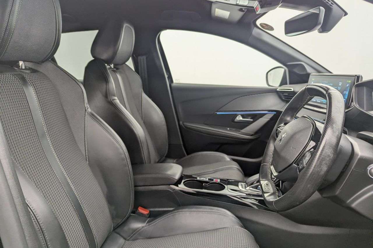 A 2022 PEUGEOT E-208 50kWh GT Hatchback 5dr Electric Auto (7kW Charger) (136 ps) Award Winning 5 A 2022 PEUGEOT E-208 50kWh GT Hatchback 5dr Electric Auto (7kW Charger) (136 ps) Award Winning 5