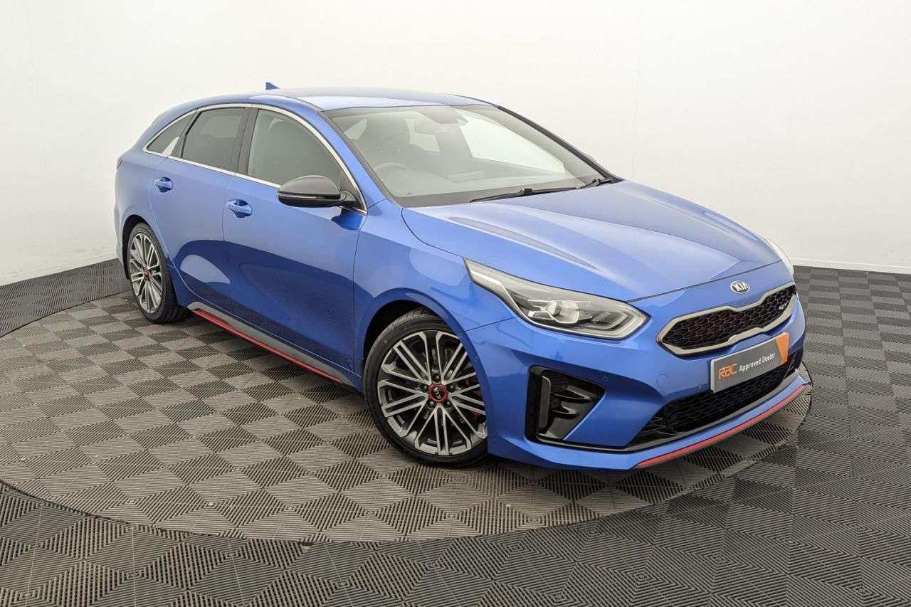 A 2021 KIA PROCEED 1.6 T-GDi GT Shooting Brake 5dr Petrol DCT Euro 6 (s/s) (201 bhp) Award Win A 2021 KIA PROCEED 1.6 T-GDi GT Shooting Brake 5dr Petrol DCT Euro 6 (s/s) (201 bhp) Award Win