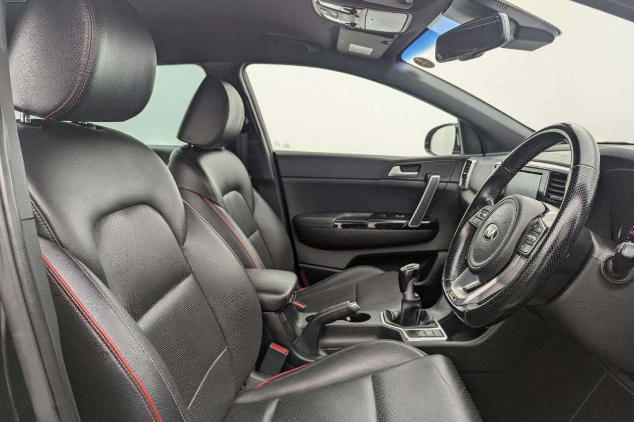 A 2018 KIA SPORTAGE 1.6 T-GDi GT-Line SUV 5dr Petrol Manual Euro 6 (s/s) (174 bhp) Award Winnin A 2018 KIA SPORTAGE 1.6 T-GDi GT-Line SUV 5dr Petrol Manual Euro 6 (s/s) (174 bhp) Award Winnin