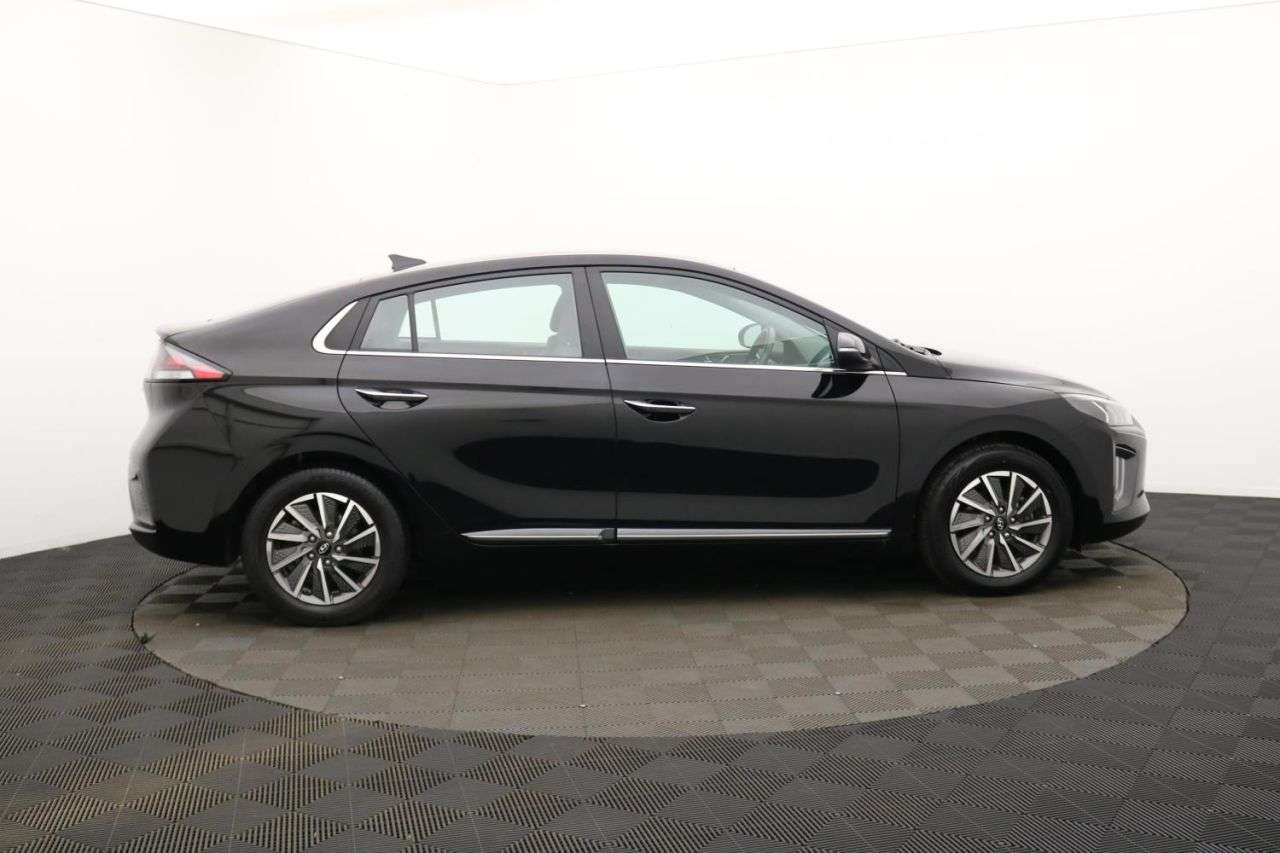 A 2022 HYUNDAI IONIQ 38.3kWh Premium Hatchback 5dr Electric Auto (136 ps) Award Winning 5 Star D A 2022 HYUNDAI IONIQ 38.3kWh Premium Hatchback 5dr Electric Auto (136 ps) Award Winning 5 Star D