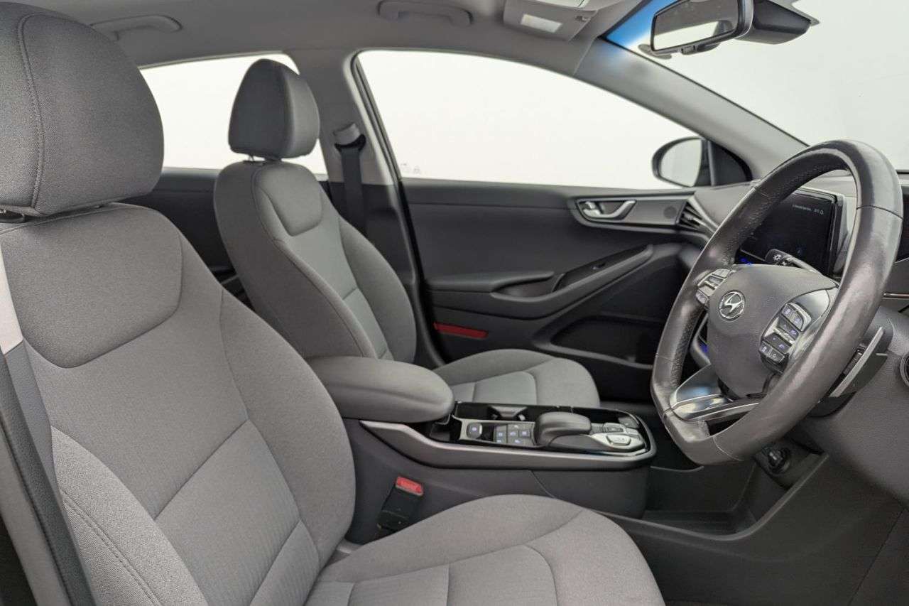 A 2022 HYUNDAI IONIQ 38.3kWh Premium Hatchback 5dr Electric Auto (136 ps) Award Winning 5 Star D A 2022 HYUNDAI IONIQ 38.3kWh Premium Hatchback 5dr Electric Auto (136 ps) Award Winning 5 Star D