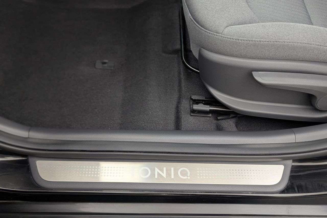 2022 HYUNDAI IONIQ 2022 HYUNDAI IONIQ